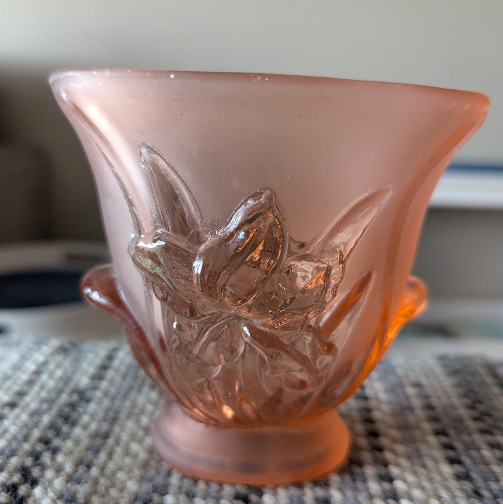 1930's Art Deco small Daffodil vase, Czech glass, depression era